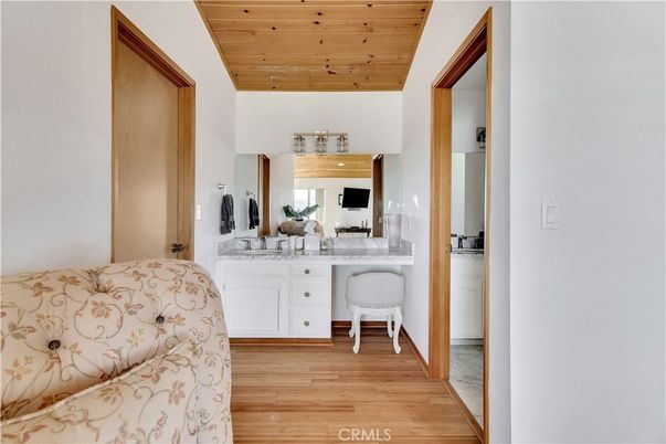 Interior, Recessed Lighting, Wooden Ceilings, Wood Texture Flooring
