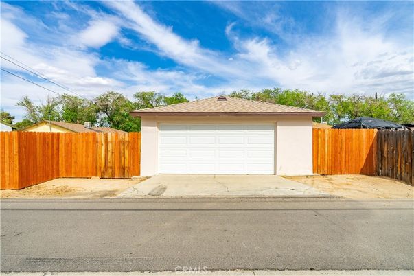 Detached Garage, Exterior