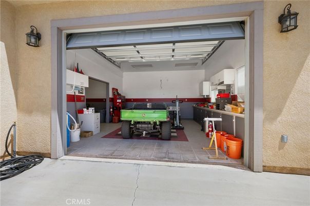 Garage, Interior