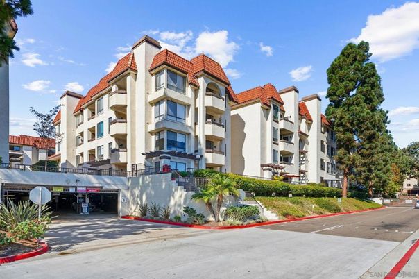 Exterior, Facade, Condo Building