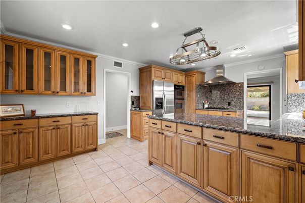 Chandelier, Interior, Kitchen, Recessed Lighting, Stainless Steel Appliances