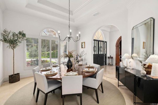 Chandelier, Dining room, Interior, Pendant Lights