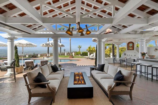 Exterior, Pool, Water