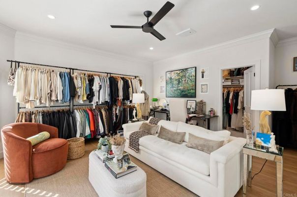 Interior, Living room, Recessed Lighting, Walk-in Closets, Wood Texture Flooring