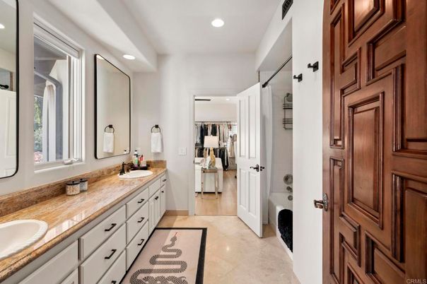 Bathroom, Dual Sink Vanities, Interior, Recessed Lighting