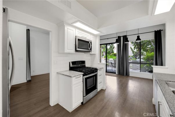 Interior, Kitchen, Pendant Lights, Wood Texture Flooring