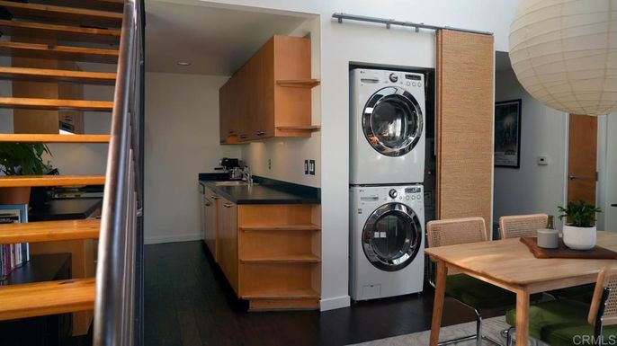 Interior, Utility Closets, Washer, Wood Texture Flooring