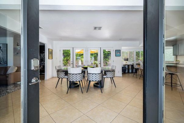 Dining room, Interior