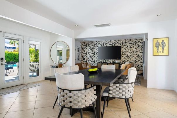 Dining room, Interior, Recessed Lighting
