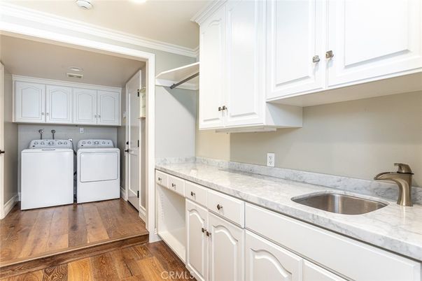 Interior, Recessed Lighting, Utility Closets, Washer, Wood Texture Flooring