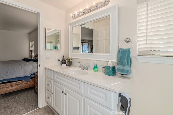 Bathroom, Bedroom, Dual Sink Vanities, Interior