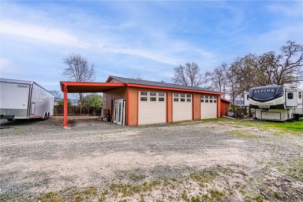 Backyard, Detached Garage, Exterior