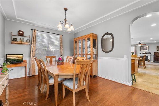 Chandelier, Dining room, Interior, Recessed Lighting, Wood Texture Flooring