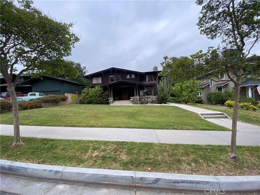 Backyard, Exterior, Facade, Ranch
