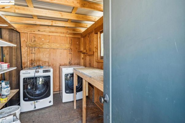 Interior, Washer, Wooden Beams, Wooden Ceilings, Wooden Walls