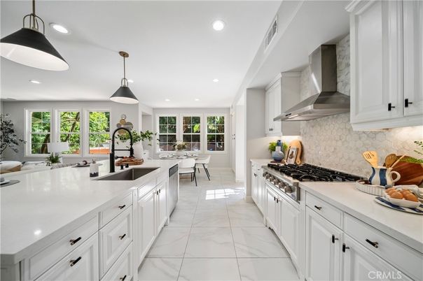 Dining room, Interior, Kitchen, Marble, Pendant Lights, Recessed Lighting, Stainless Steel Appliances