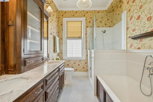 Bathroom, Dual Sink Vanities, Interior