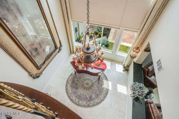 Chandelier, Interior