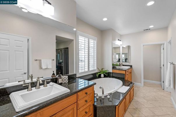 Bathroom, Dual Sink Vanities, Interior, Recessed Lighting