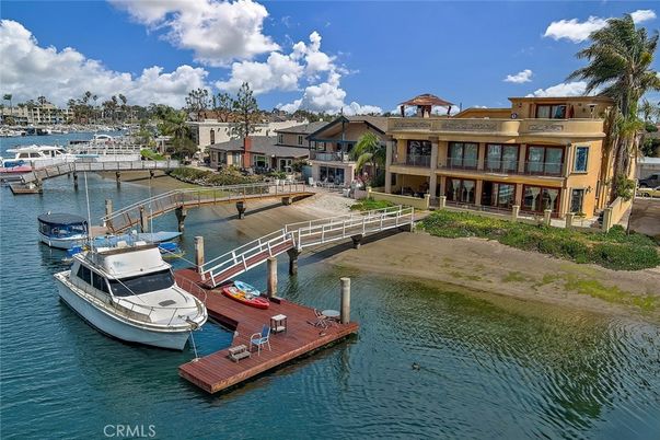 Exterior, Lake