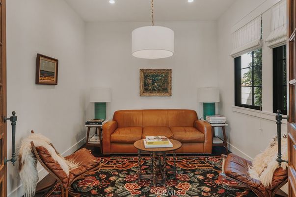 Interior, Living room, Pendant Lights, Recessed Lighting