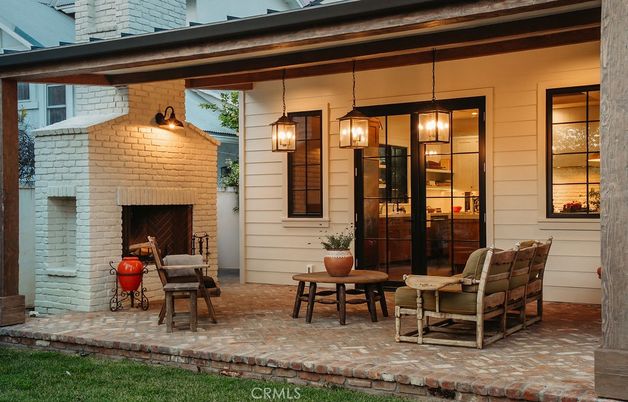 Exterior, Fireplace, Pendant Lights