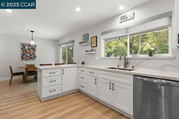 Dining room, Interior, Kitchen, Pendant Lights, Recessed Lighting, Wood Texture Flooring