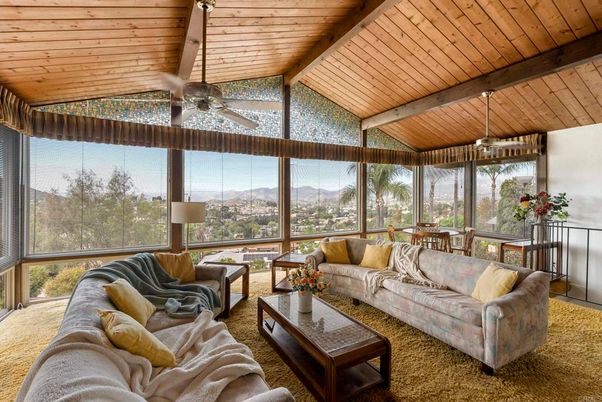 Dining room, Interior, Living room, Sun Room, Wooden Beams, Wooden Ceilings