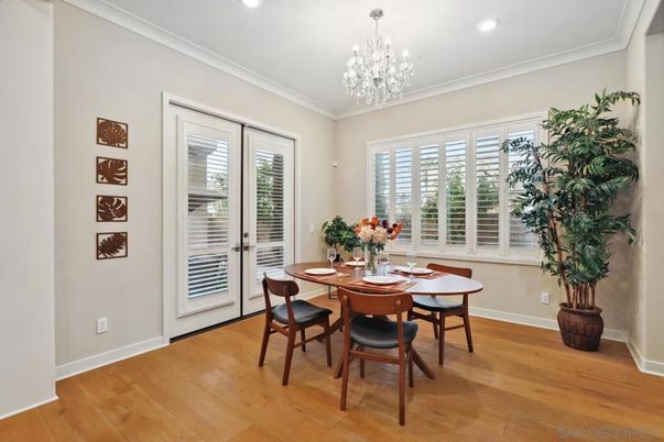 Chandelier, Dining room, Interior, Recessed Lighting, Wood Texture Flooring