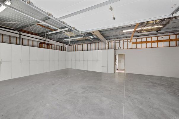 Garage, Interior