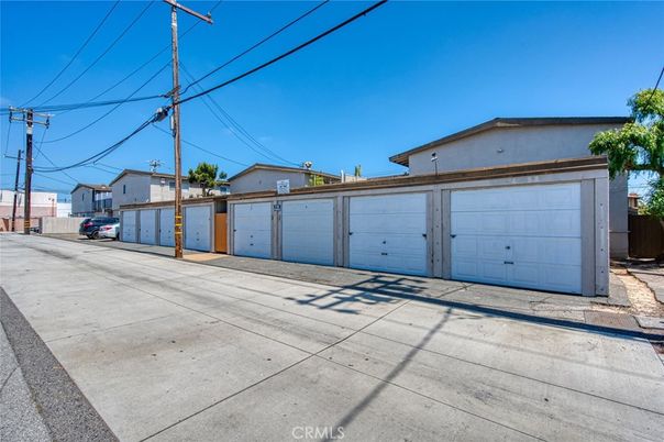 Detached Garage, Exterior