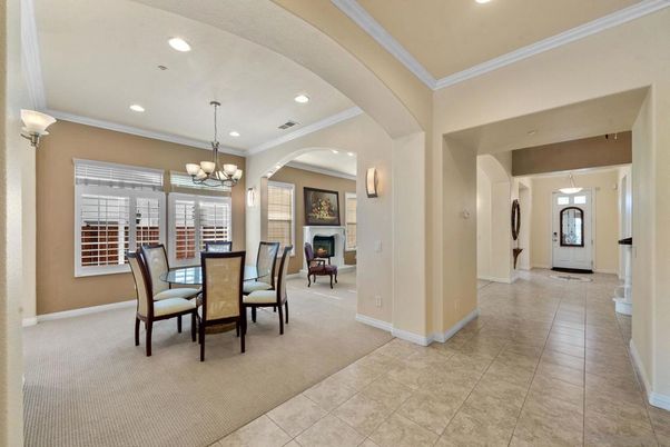 Chandelier, Dining room, Fireplace, Interior, Pendant Lights, Recessed Lighting