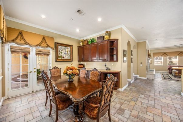 Dining room, Interior, Recessed Lighting