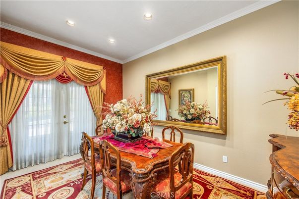 Dining room, Interior, Recessed Lighting