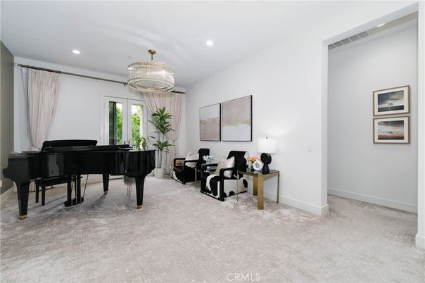 Chandelier, Interior, Piano, Recessed Lighting