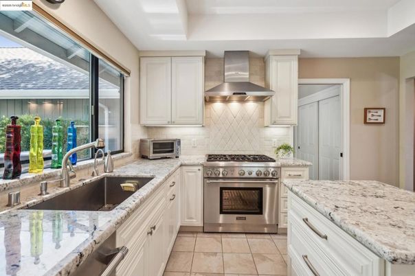 Interior, Kitchen, Stainless Steel Appliances