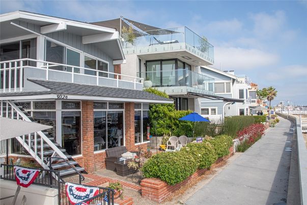 Exterior, Facade, Brick Facade, Modern