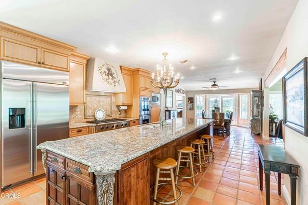 Chandelier, Dining room, Interior, Kitchen, Recessed Lighting, Stainless Steel Appliances