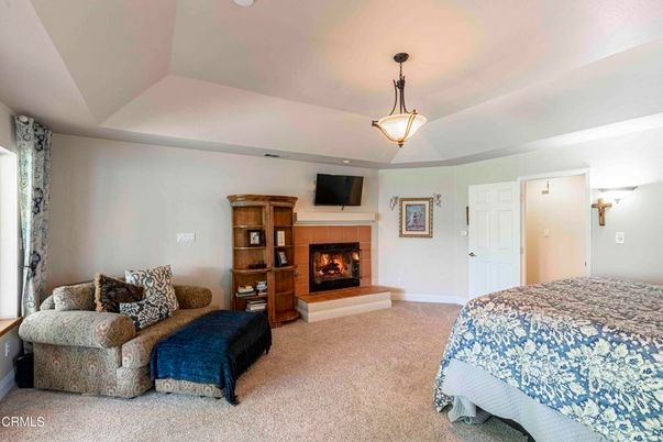 Bedroom, Fireplace, Interior, Pendant Lights
