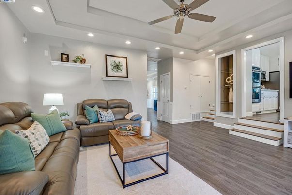 Interior, Living room, Recessed Lighting, Wood Texture Flooring