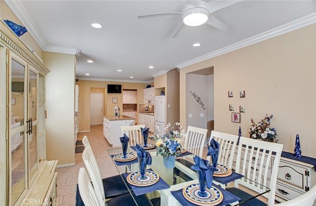 Dining room, Interior, Kitchen, Recessed Lighting