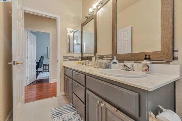 Bathroom, Dual Sink Vanities, Interior, Wood Texture Flooring