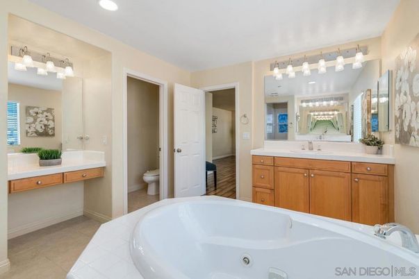 Bathroom, Dual Sink Vanities, Free Standing Baths, Interior, Recessed Lighting