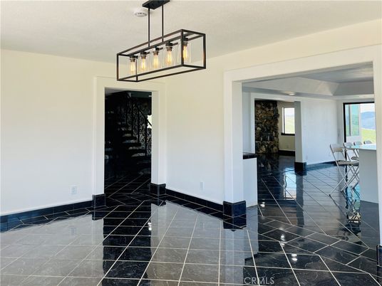Empty room, Interior, Pendant Lights