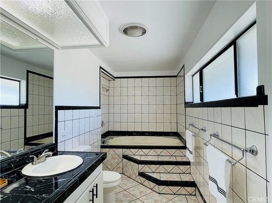 Bathroom, Interior, Tile Countertops