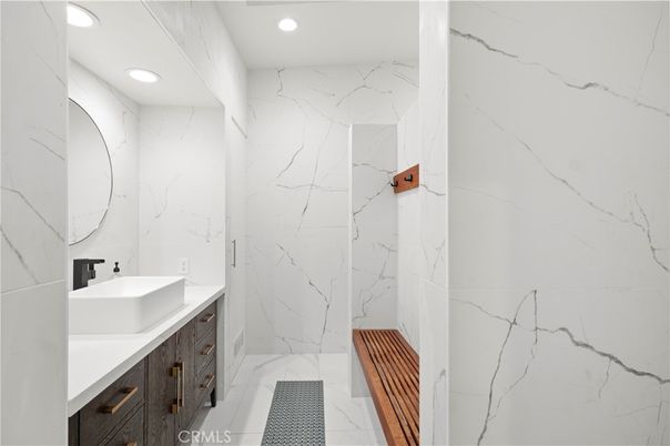 Bathroom, Interior, Marble, Marble Walls, Recessed Lighting