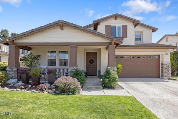 Attached, Exterior, Facade, American Craftsman