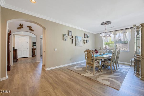 Chandelier, Dining room, Interior, Recessed Lighting, Wood Texture Flooring