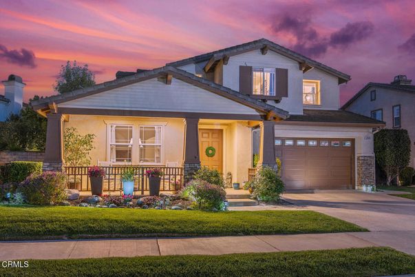 Attached, Exterior, Facade, American Craftsman