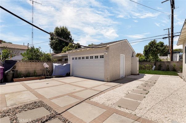 Detached Garage, Exterior